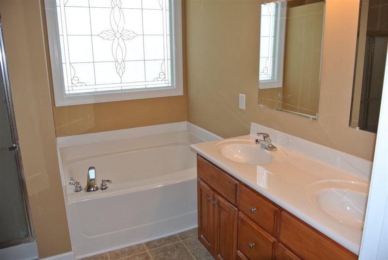 99 Saddle Ln, Lillington, NC 27546