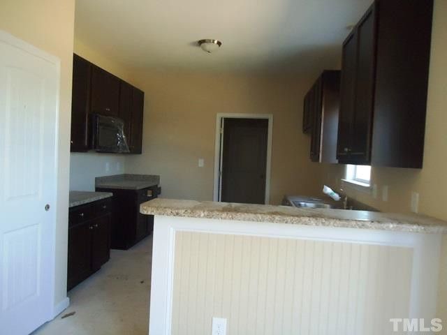 99 Saddlebrook Dr, Fuquay Varina, NC 27526