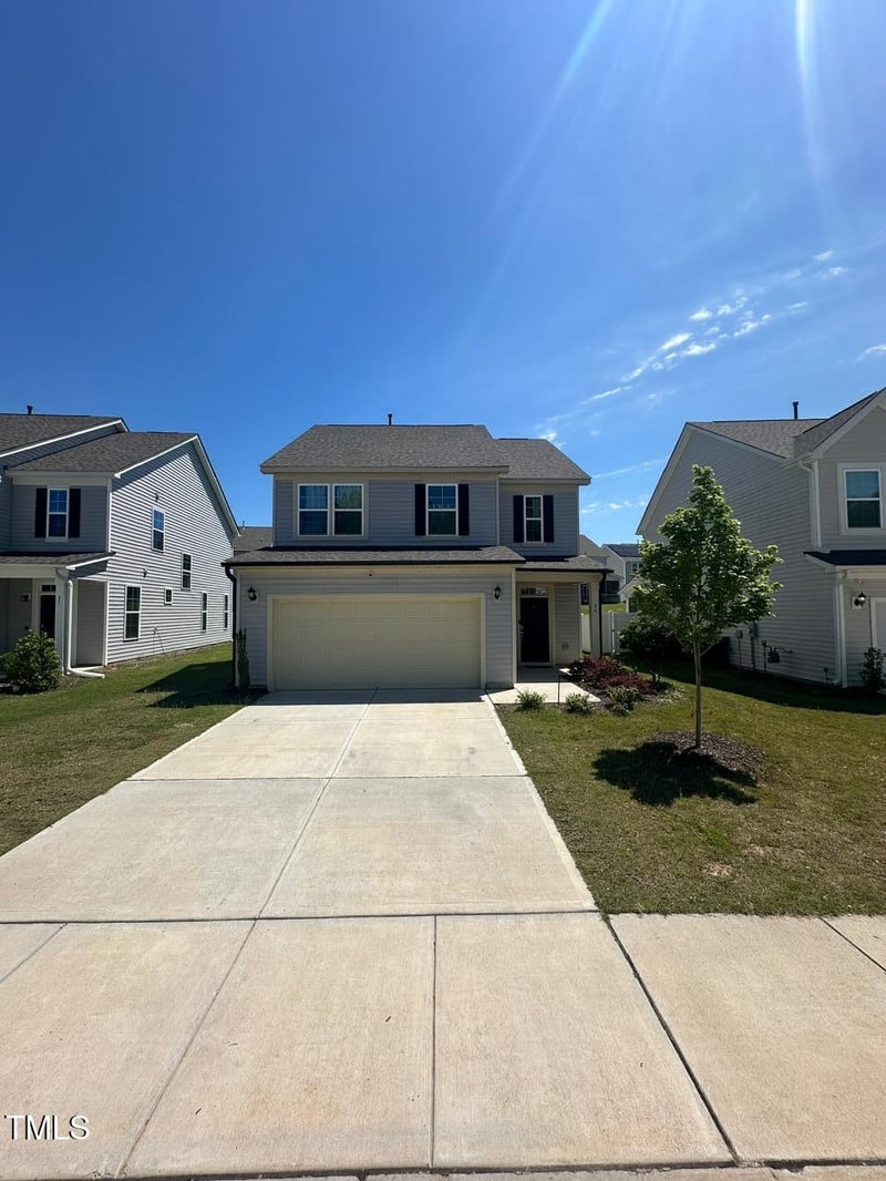 99 Still Hand Dr, Clayton, NC 27527