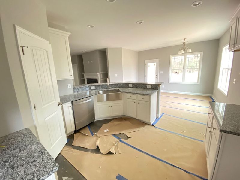 99 Stratocastor Dr, Zebulon, NC 27597