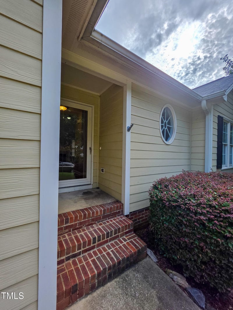 990 Kintail Ct, Wake Forest, NC 27587