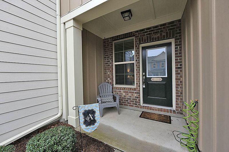 9903 Lynnberry Pl, Raleigh, NC 27617