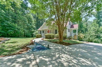 9903 Oak Hollow Rd, Chapel Hill, NC 27516