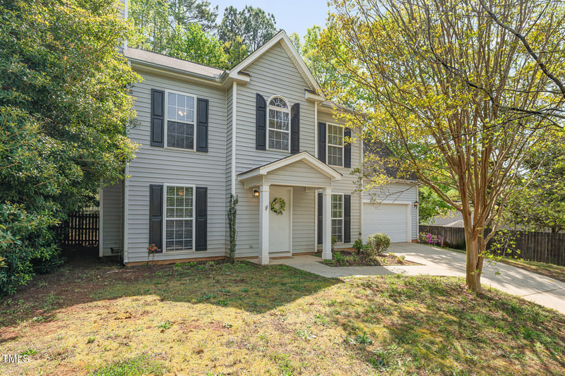 9904 Erinsbrook Dr, Raleigh, NC 27617