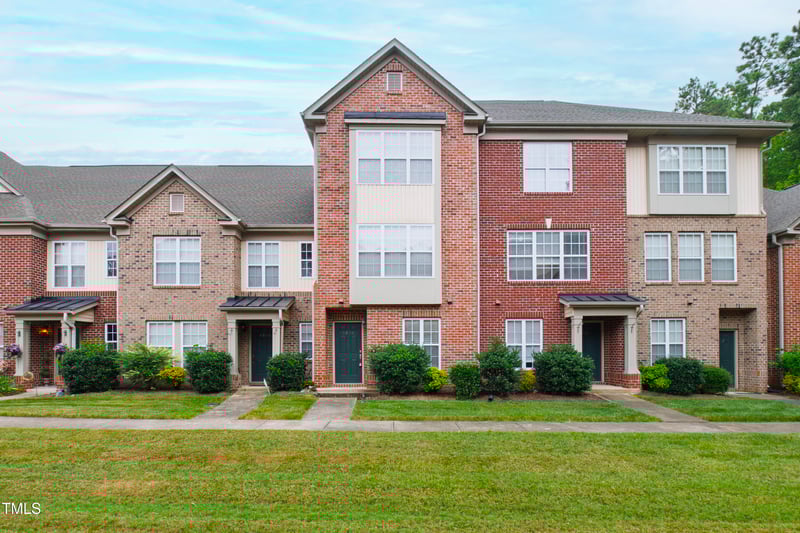 9908 Clyborn Ct, Raleigh, NC 27617