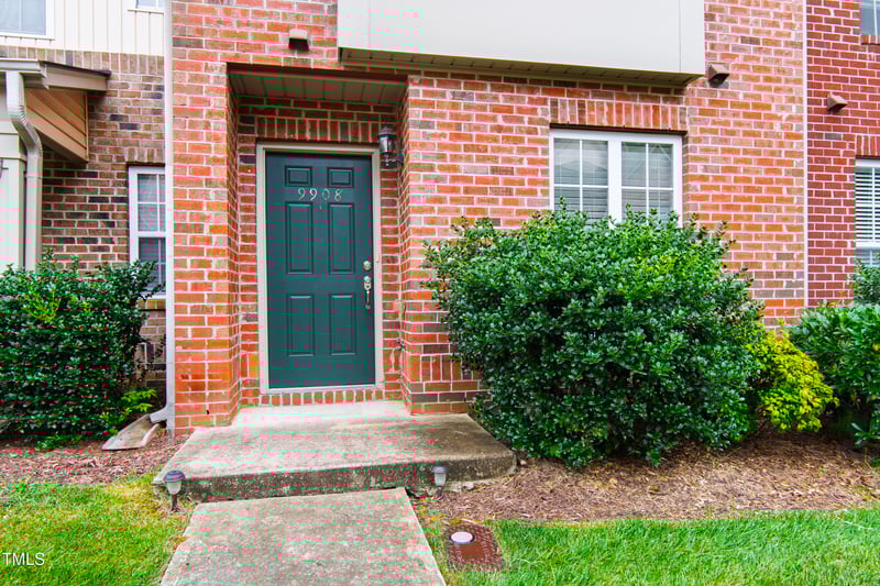 9908 Clyborn Ct, Raleigh, NC 27617