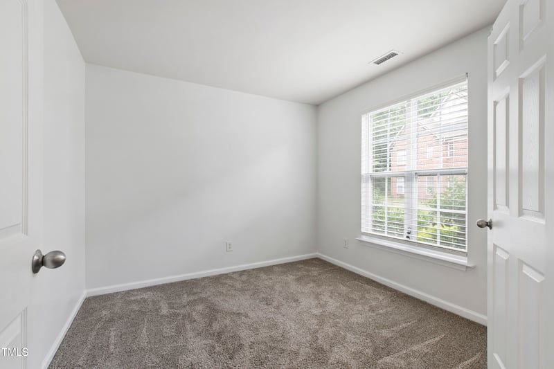 9908 Clyborn Ct, Raleigh, NC 27617