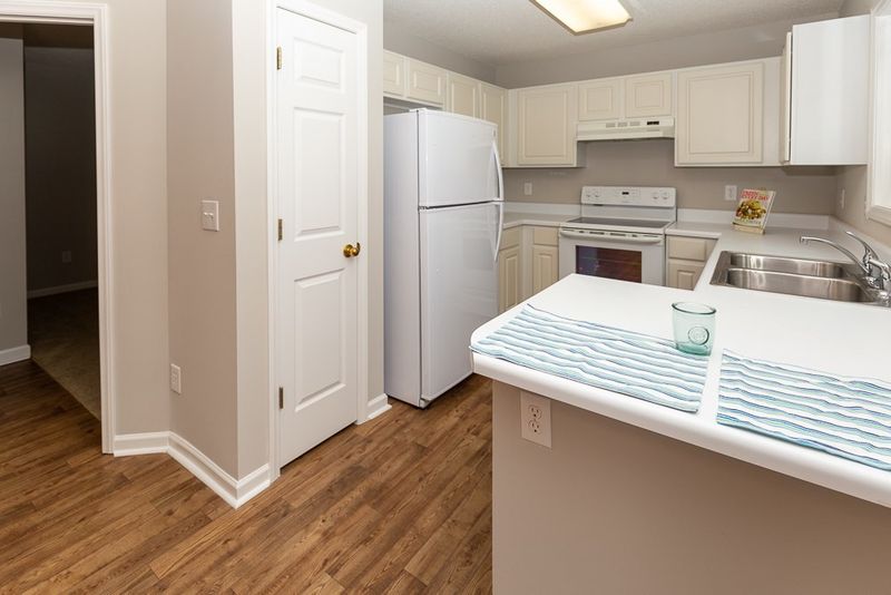 9909 Treymore Dr, Raleigh, NC 27617