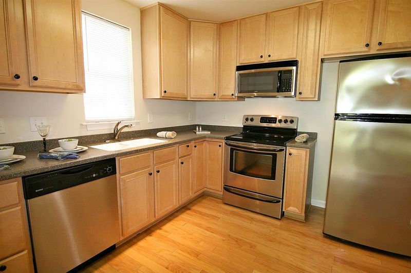 9913 Kedzie Ct, Raleigh, NC 27617