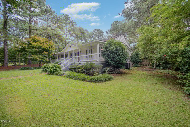 9913 Regal Dr, Angier, NC 27501