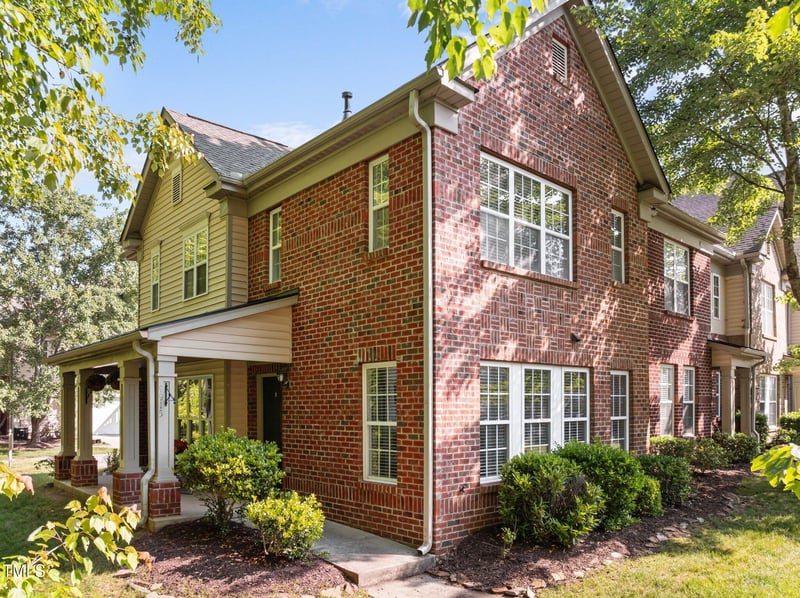 9915 Clyborn Ct, Raleigh, NC 27617