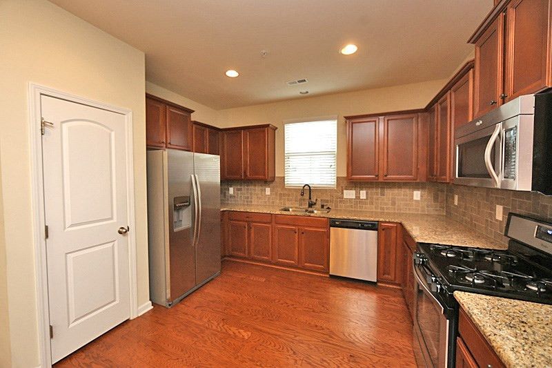 9917 Lynnberry Pl, Raleigh, NC 27617