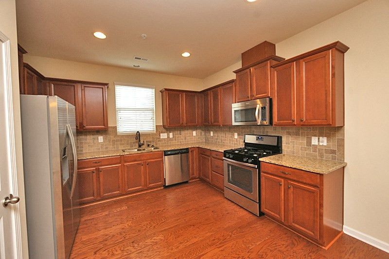 9917 Lynnberry Pl, Raleigh, NC 27617