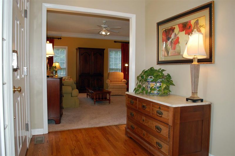 9924 Miranda Dr, Raleigh, NC 27617