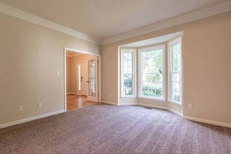 9929 Miranda Dr, Raleigh, NC 27617