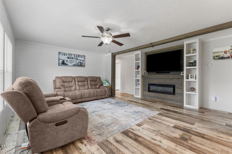 993 Grameta Ln, Lillington, NC 27546