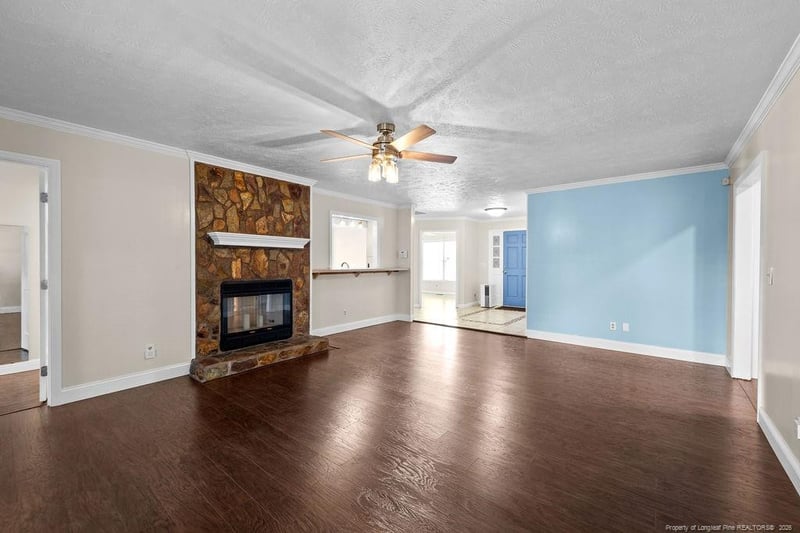 995 Eastman Rd, Fayetteville, NC 28314