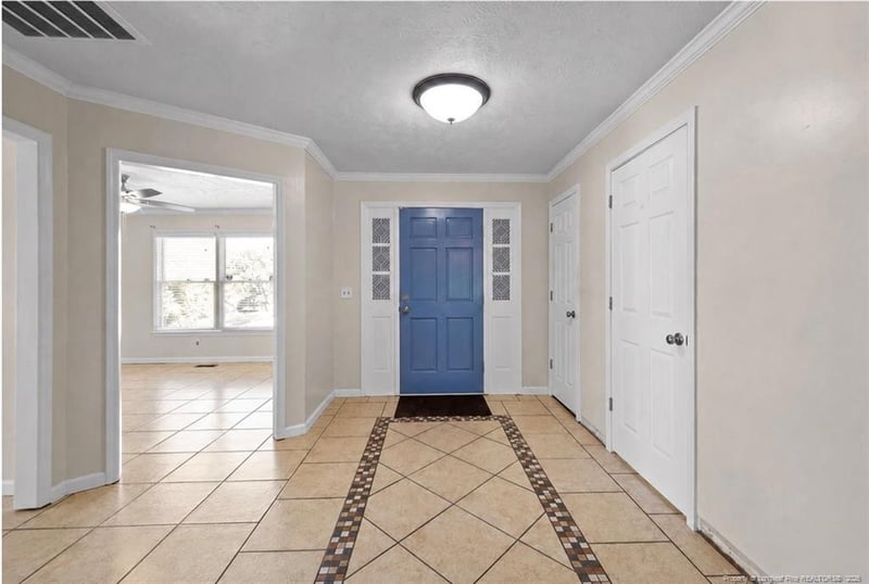 995 Eastman Rd, Fayetteville, NC 28314