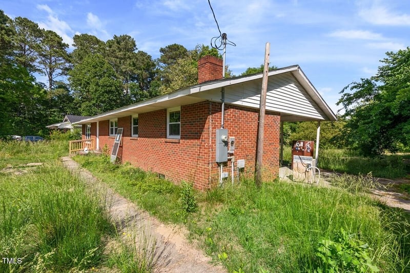 995 Shawtown Rd, Lillington, NC 27546