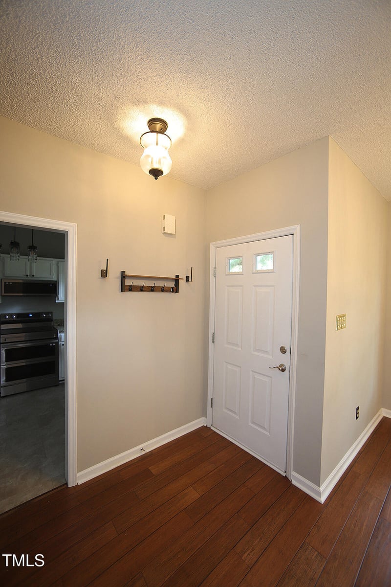 995 St Catherines Dr, Wake Forest, NC 27587