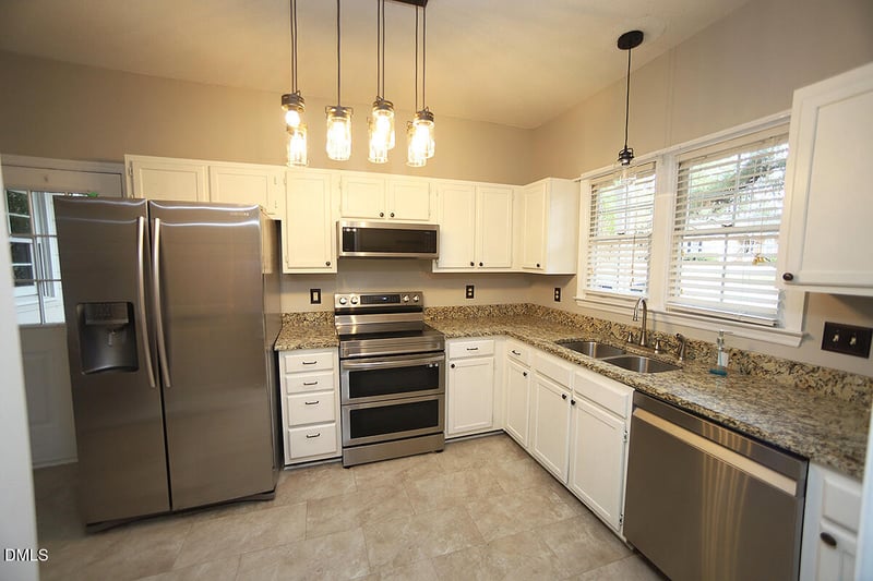 995 St Catherines Dr, Wake Forest, NC 27587