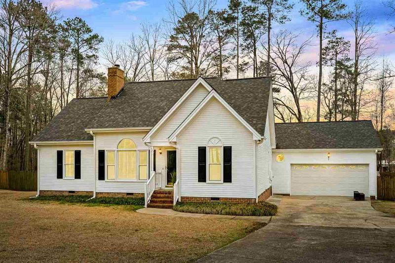9957 Huntwyck Dr, Raleigh, NC 27603