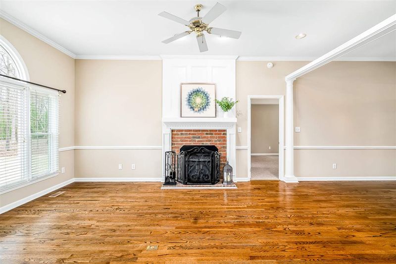 9957 Huntwyck Dr, Raleigh, NC 27603