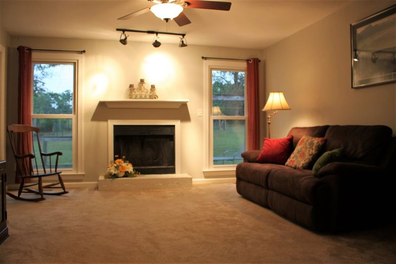 996 Holden Rd, Youngsville, NC 27596
