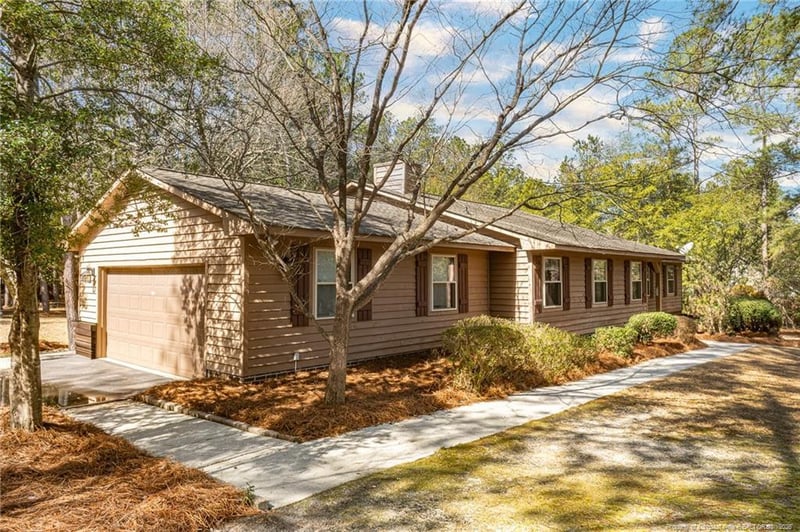 996 Point Hill Dr, Fayetteville, NC 28306