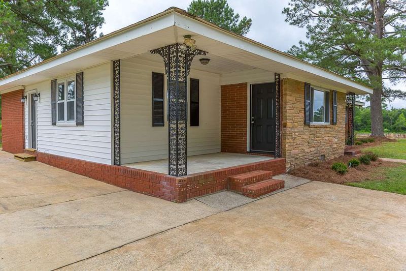 997 Barnes Lake Rd, Middlesex, NC 27557