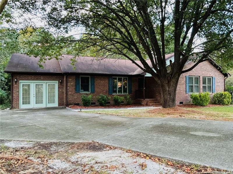 998 Pepperwood Dr, Fayetteville, NC 28311