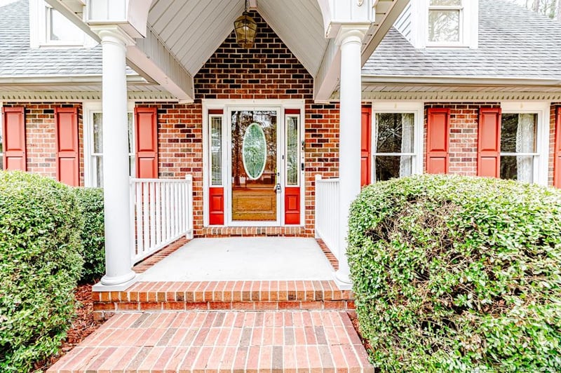999 Demeter Ln, Hope Mills, NC 28348