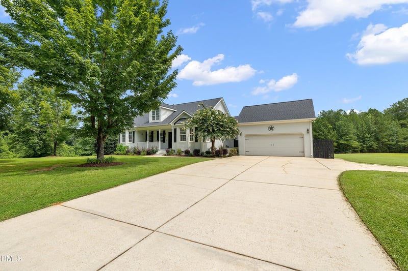 999 N O'neil St, Clayton, NC 27520