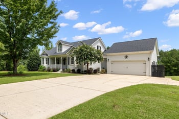 999 O'neil St, Clayton, NC 27520