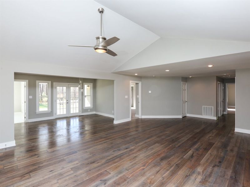 9998 Covered Bridge Rd, Zebulon, NC 27597