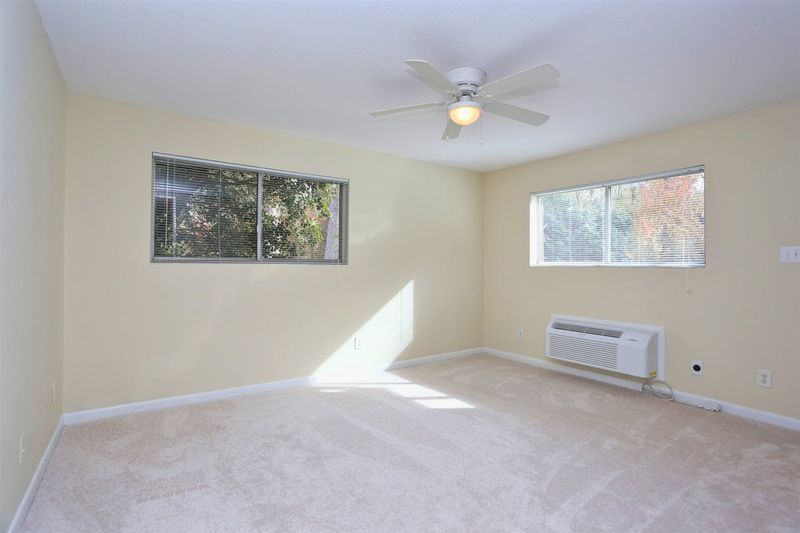 D4 Shepherd Ln #D4, Chapel Hill, NC 27514