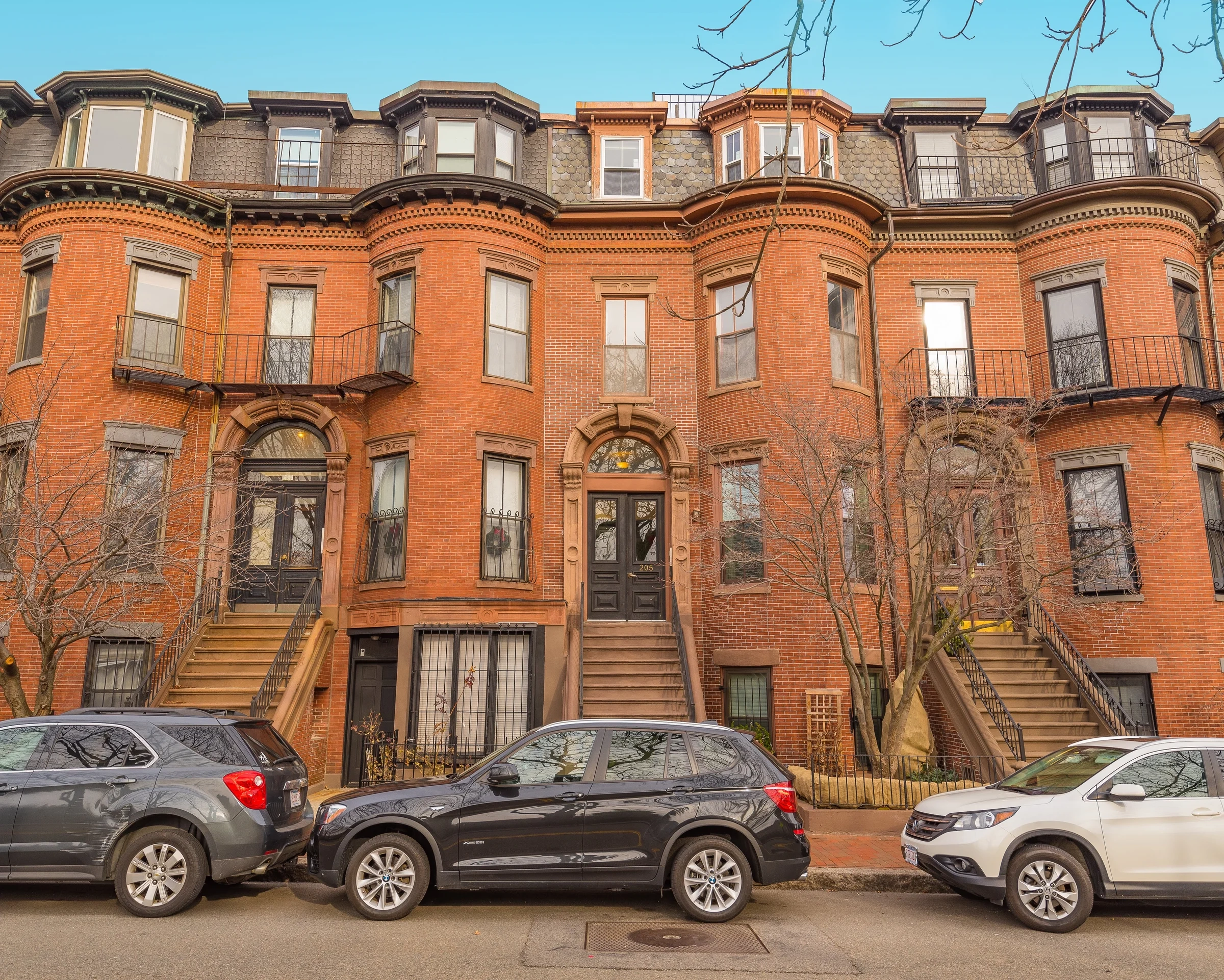 205 West Newton Street — image from the original property guide