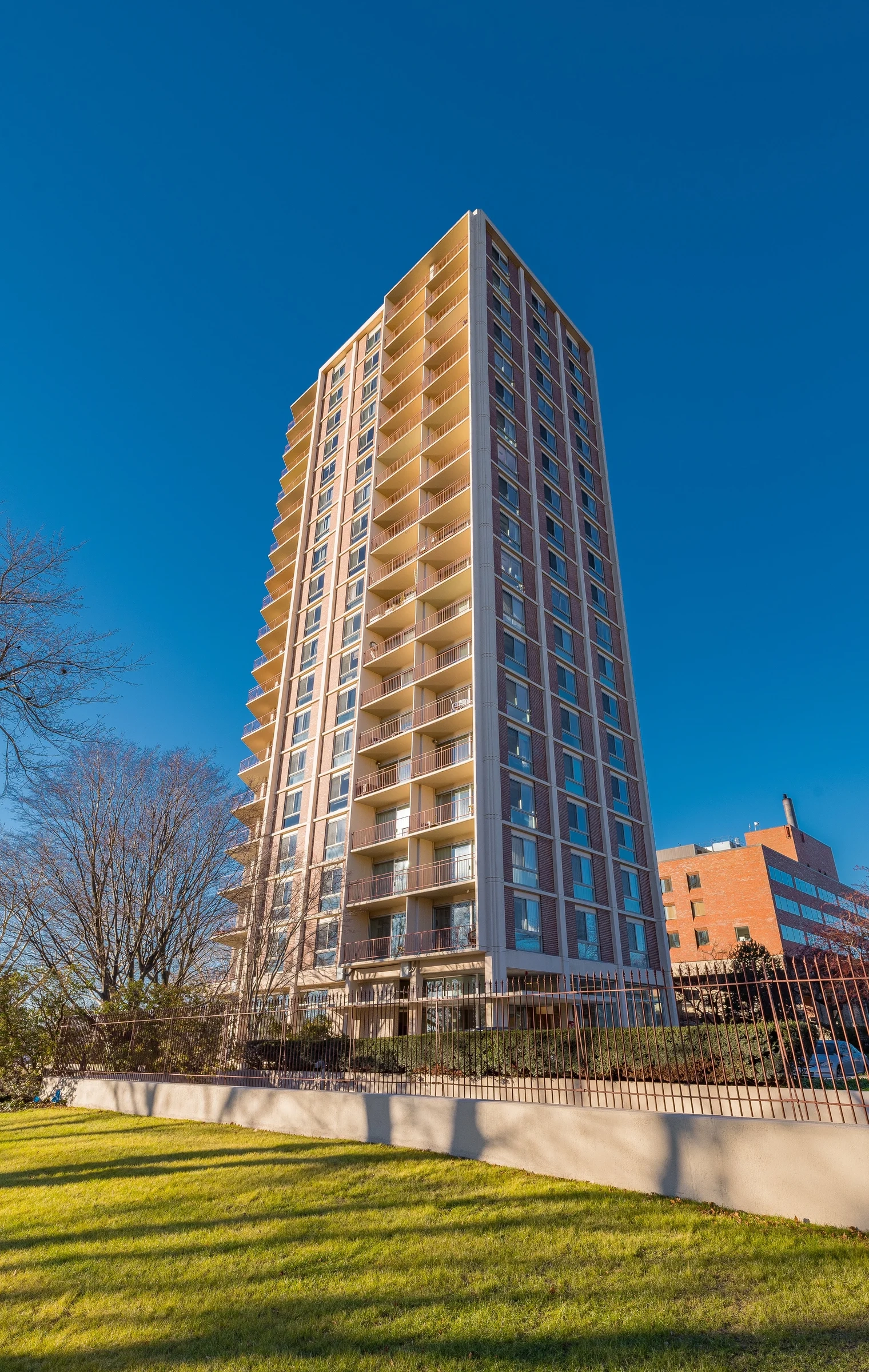 1010 Memorial Drive — image from the original property guide