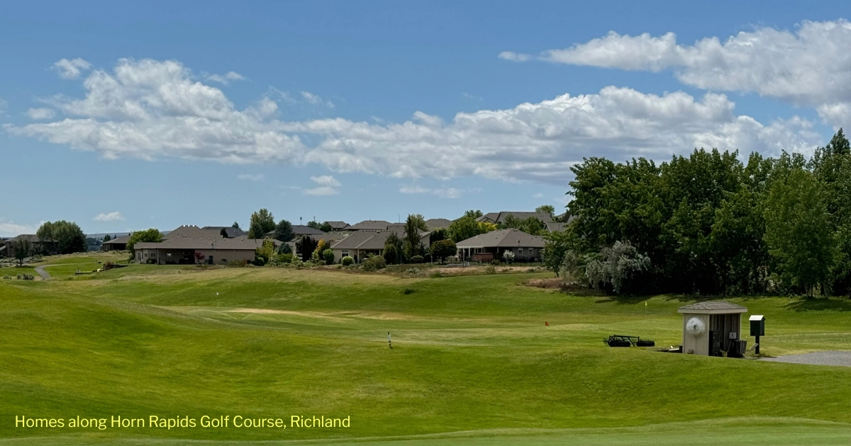 homes along Horn Rapids Golf Course in Richland