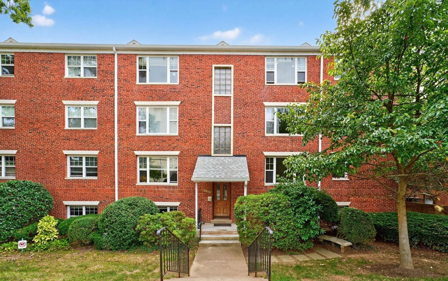 Rosslyn Heights Condos