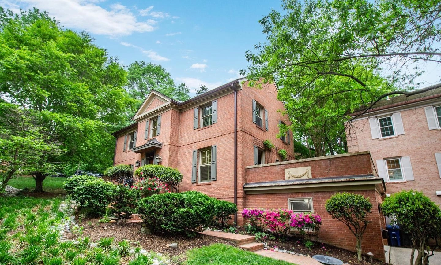 Forest Hills Commons Townhomes for Sale