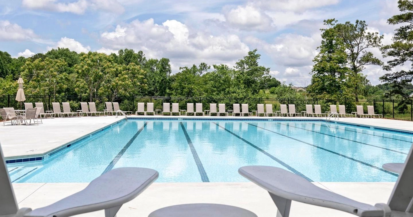 Quartz  Woodbridge Swimming pool