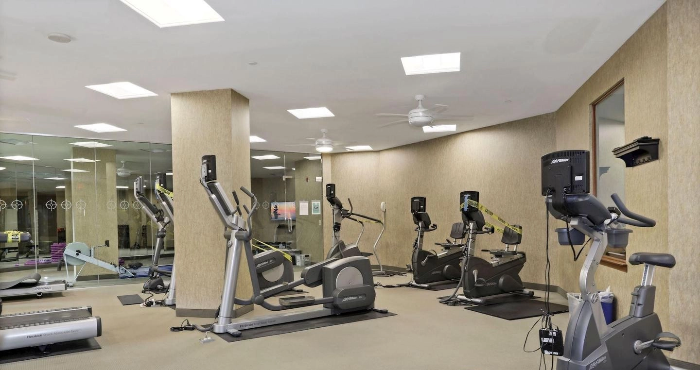 Carlton House Condos fitness center