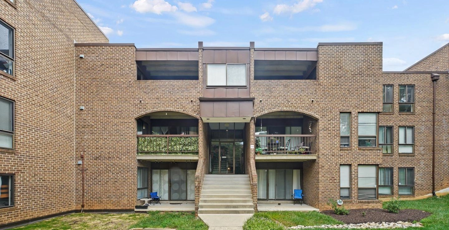 Chestnut Grove Condos for Sale