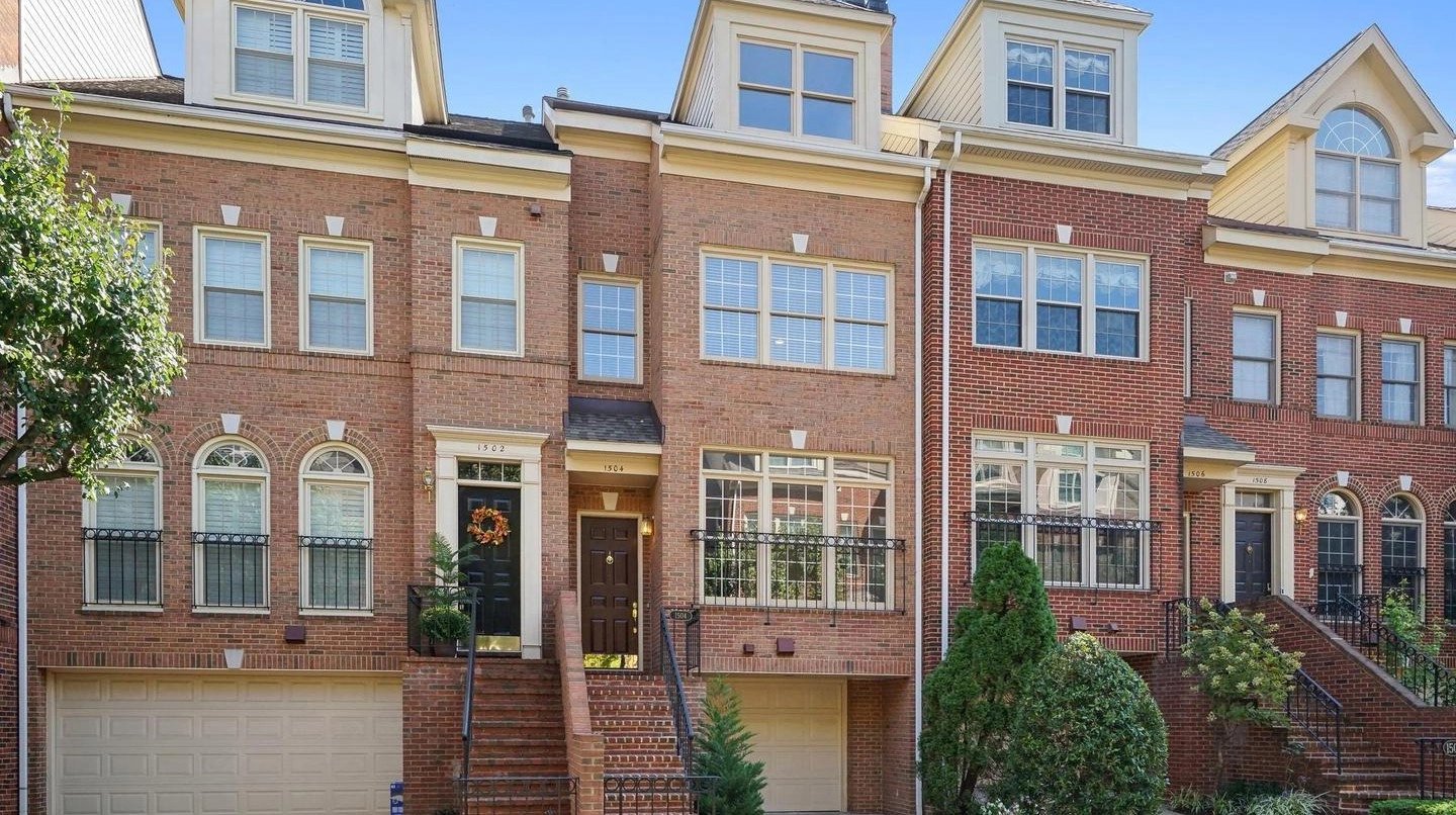 Highgate Townhomes for Sale in Arlington, VA
