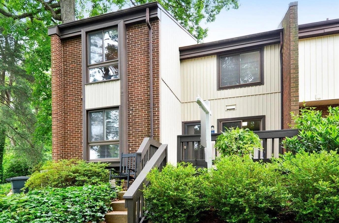 Fairgreen Cluster Townhomes for Sale