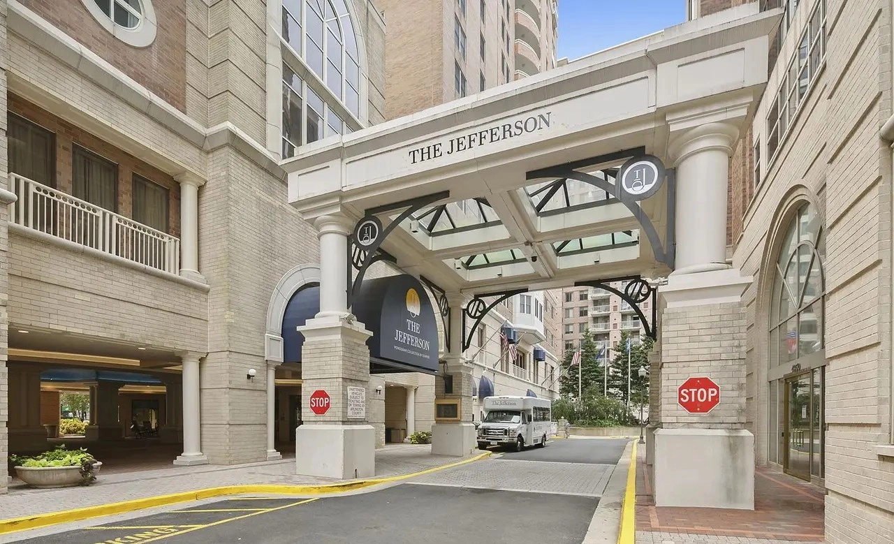 The Jefferson (Sunrise Senior Living) Condos