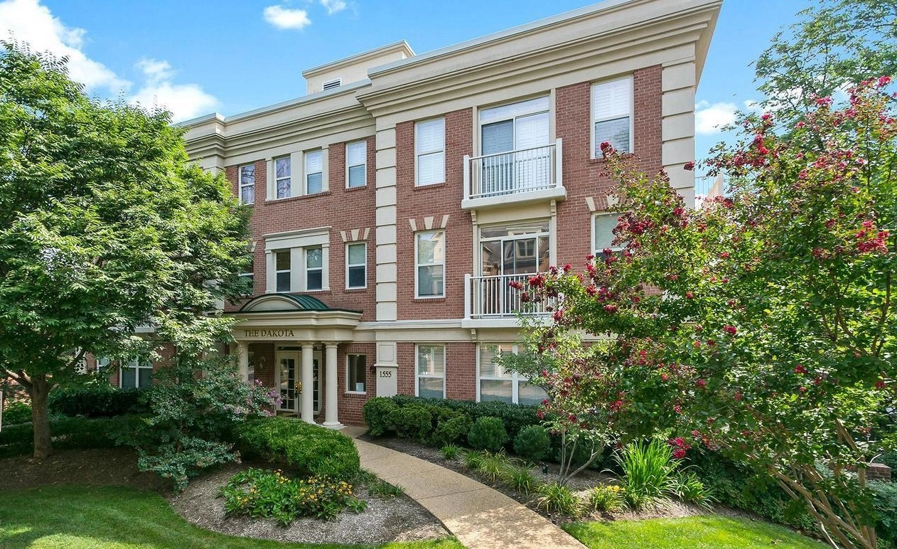 Dakota Condos