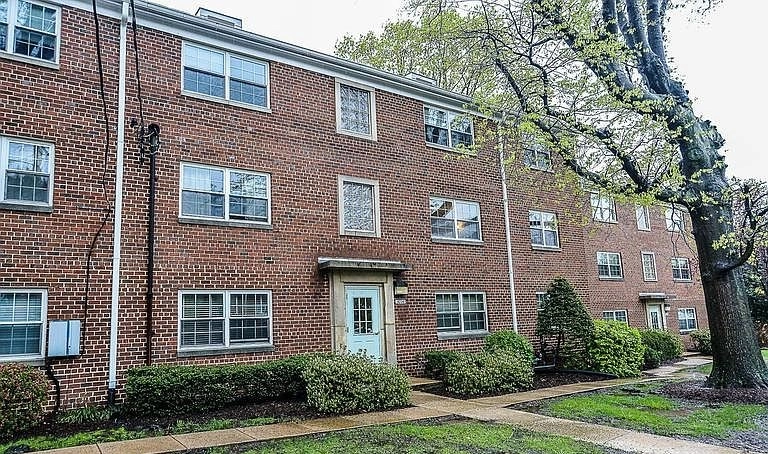 Arlington Heights Condo