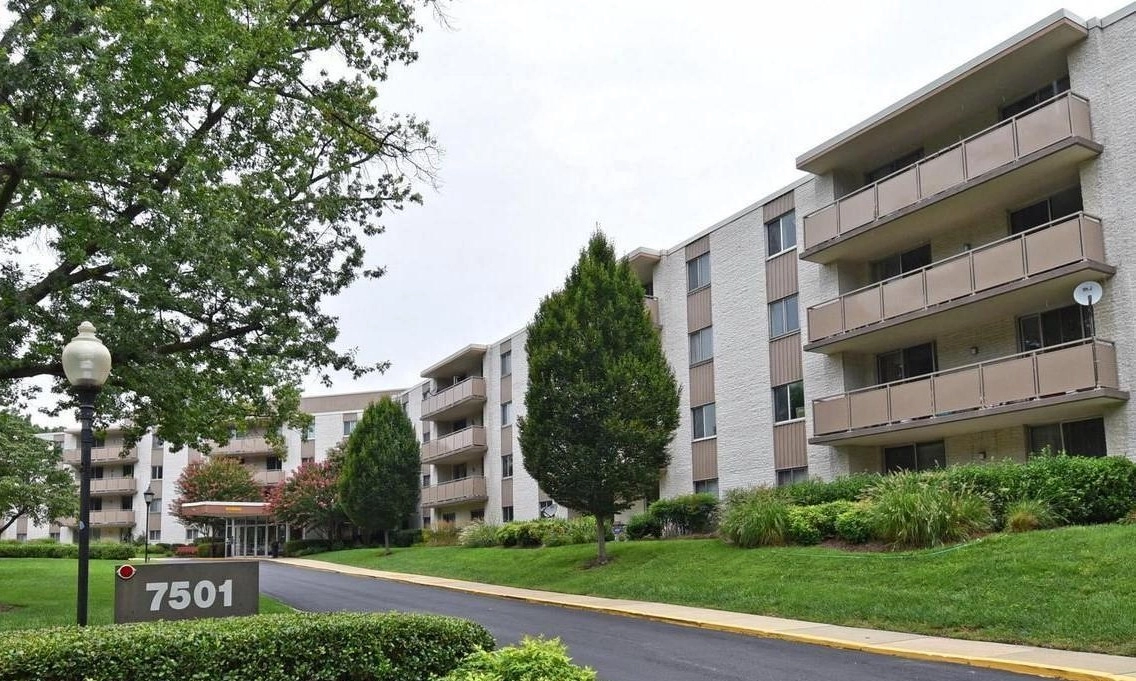 Lakeside Terrace Condos for Sale